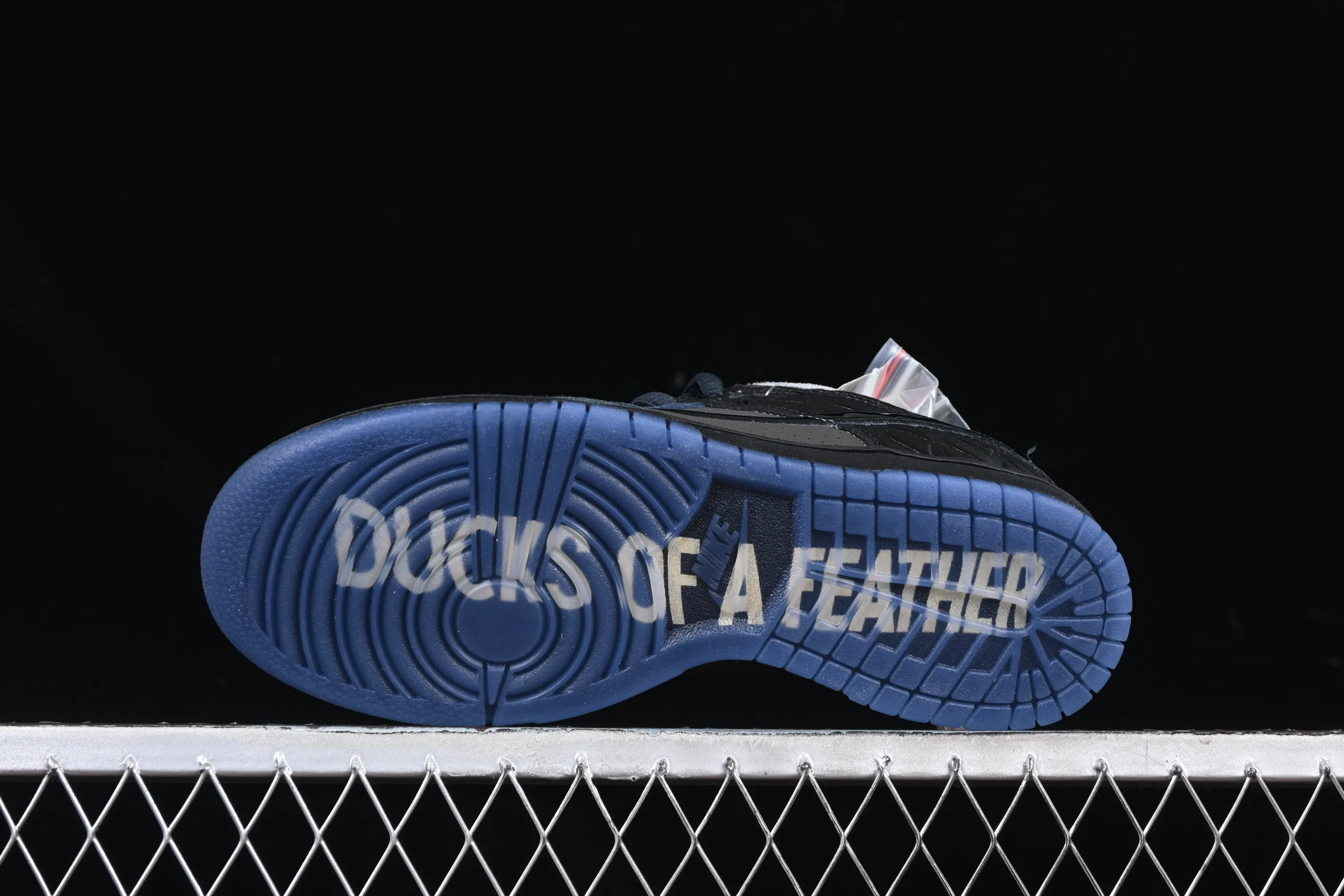 All categories Nk SB Dunk Series Nk SB Dunk Low low-top sneakers Division Street x Nk Dunk Low "Oregon Black" Oregon hidden color low-top casual sneakers HV1470-001